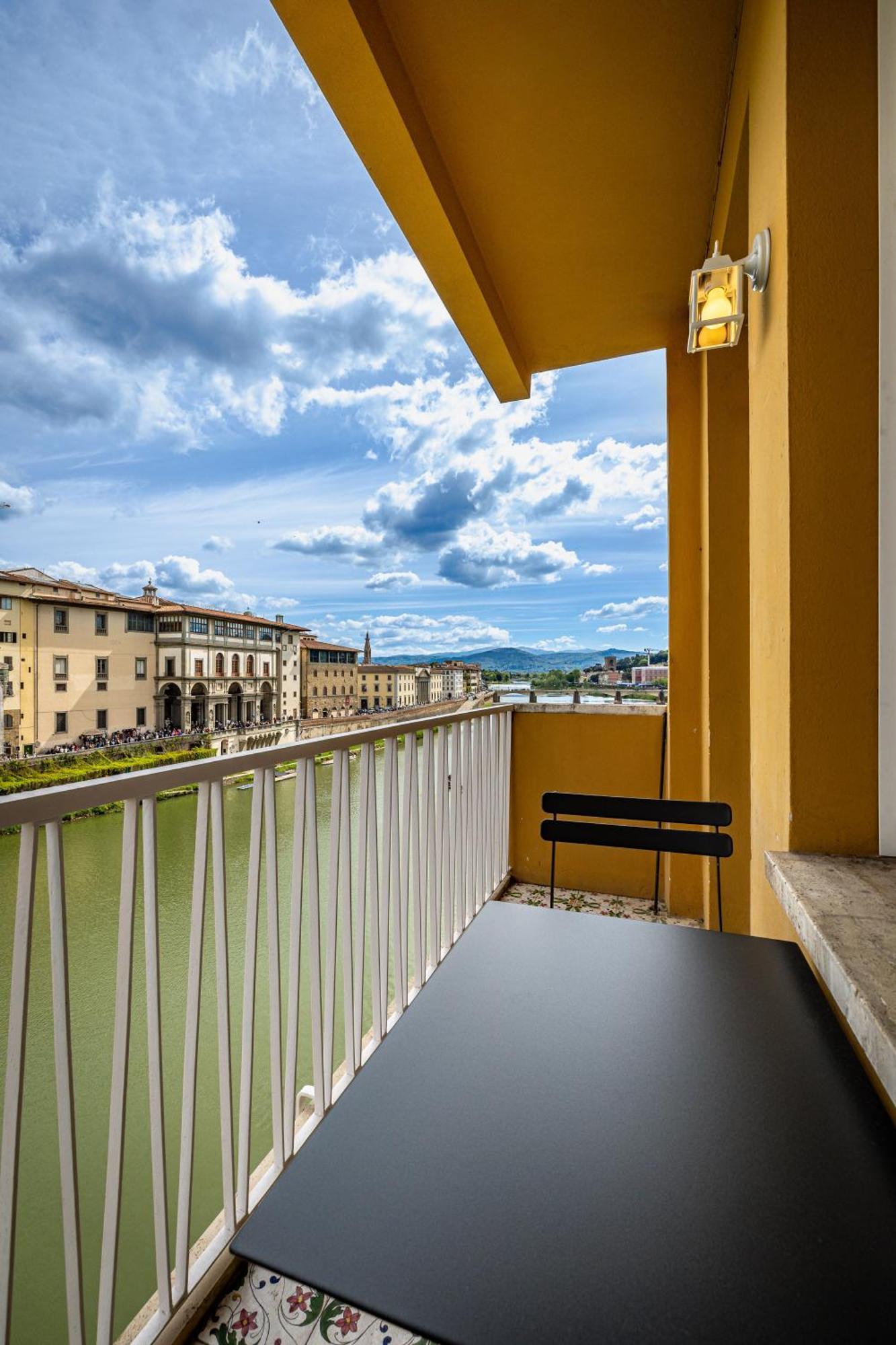 Yd Balcony On Pontevecchio View Apartment Florenţa Exterior foto
